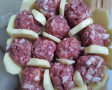 Foto del paso 2 de la receta: Albóndigas con salsa blanca y papas al horno
