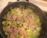 Foto del paso 2 de la receta: Empanada de pollo y puerros