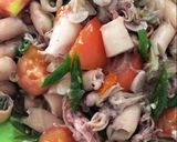 Foto langkah ke 6 dari resep Tumis pedas cumi asin.