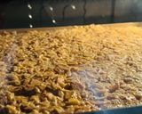 Hình bước làm 7 của món Bánh ngói hạnh nhân (Almond Tuiles)