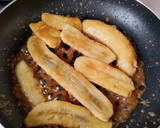 A picture of step 4 of Caramalized banana split sundae.