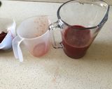 Foto del paso 2 de la receta: Cóctel de vino con cerezas y frutillas