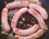 Foto del paso 3 de la receta: Salchichas encebolladas