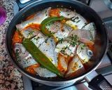 Foto del paso 8 de la receta: Cazuela de besugos marinados a la moruna con piparras