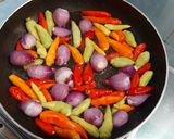 Foto langkah ke 1 dari resep Sambal bawang bu Rudi.