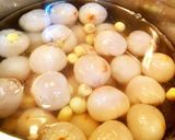 Hình bước làm 3 của món Chè Trái Vải Hạt Sen