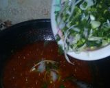 A picture of step 6 of Farar shinkafa da miyar kifi with salad.
