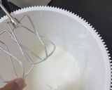 A picture of step 3 of Oreo icecream.