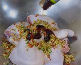 Gambar langkah 2 resipi Ayam rebus Thai.