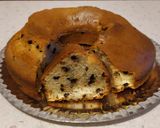 Foto del passaggio 2 della ricetta Ciambellone con yogurt e gocce di cioccolato