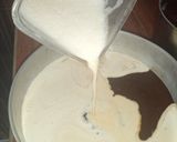 A picture of step 5 of Chocoflan 😋.
