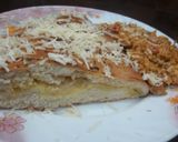A picture of step 7 of Cheesy garlic bread with chicken chopped pallet.