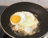 Foto langkah ke 1 dari resep Nasi Telur Ceplok.