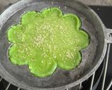 Gambar langkah 5 resipi Kuih Bakar Pandan.