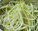 Hình bước làm 4 của món Bí Ngòi Chần Chấm Tôm Kho Mắm Ruốc Huế
