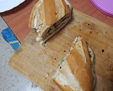 Foto del paso 4 de la receta: Bocadillo de pechuga, lechuga y queso con papas fritas