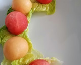 Foto del paso 4 de la receta: Ensalada de frutas con vinagreta de alcaparras