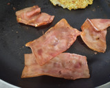 Foto del paso 3 de la receta: Perrito🌭caliente con jamón🥯y ensalada🥓🥯🧀🧅🍎🥕