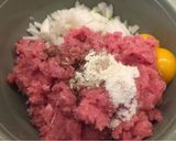 Foto langkah ke 2 dari resep Mini Pork Burger Homade.