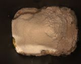 Foto del paso 5 de la receta: Pan de centeno, queso, semillas y marsala