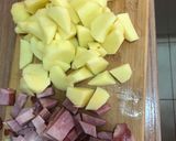 Paprikás krumpli húsos szalonnával recept fázis 1 fotója