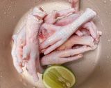 Foto langkah ke 1 dari resep Kaldu ceker ayam homemade.