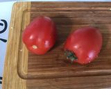 Une image de l'étape 1 de Tomates farcies au crabe, mayonnaise et aneth.