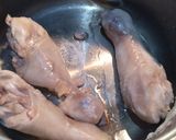 Foto langkah ke 1 dari resep Suwir Ayam Plus Telor Puyuh.