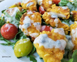 Foto del paso 5 de la receta: Ensalada con nuggets de pollo y salsa gorgonzola