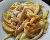Foto del paso 5 de la receta: Fideos de calabacín amarillo con salsa cremosa y salteado de garbanzo🍝🧆🍜