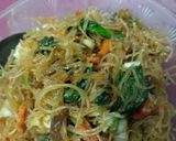 Foto langkah ke 6 dari resep Mihun goreng ala ibu imah.