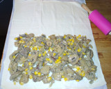 Foto del paso 6 de la receta: Empanada de champiñones, maíz y gorgonzola