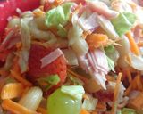 Foto del paso 3 de la receta: Ensalada fresca con fresas y uvas