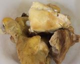 Foto del paso 1 de la receta: Pollo a la poblana