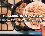 Foto del paso 3 de la receta: Champiñones con Pollo en Chile Pasilla
