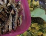 Foto langkah ke 4 dari resep Ikan bilih sambal lado hijau.