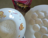 Foto del paso 2 de la receta: Coquitos o bolitas de coco