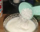 A picture of step 2 of Korean Jelly Strawberry Milk.