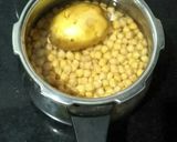 A picture of step 1 of Chole potato dip.