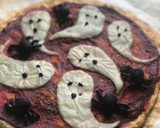 Foto del paso 5 de la receta: Pizza de Halloween 👻 con base de pollo (sin harinas)