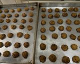 Foto langkah ke 4 dari resep Mini choco chips cookies.