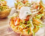 Foto del paso 4 de la receta: Cestitas de plátano macho rellenas con ensalada