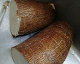 Gambar langkah 1 resipi Ubi kayu goreng.