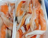 Hình bước làm 1 của món Lườn cá hồi kho tiêu