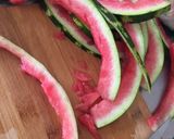 Foto del paso 1 de la receta: Cáscara de sandía en almíbar 🍉