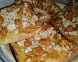 A picture of step 3 of Simple Bread Pizza.