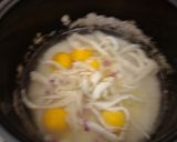 Foto langkah ke 2 dari resep Nasi Jamur Telur Rice Cooker.