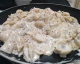A picture of step 7 of Creamy White Sauce Pasta.