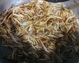 A picture of step 2 of Beef pulao.