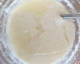A picture of step 2 of Dahi vada.